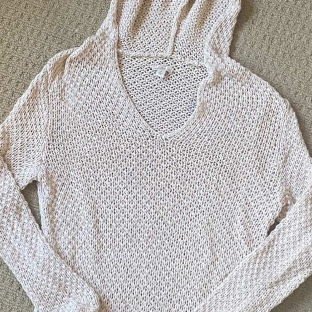 GAP hooded sweater 100% cotton, great w/ white jeans or early fall temps